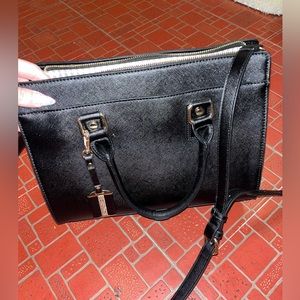 Black shoulder bag